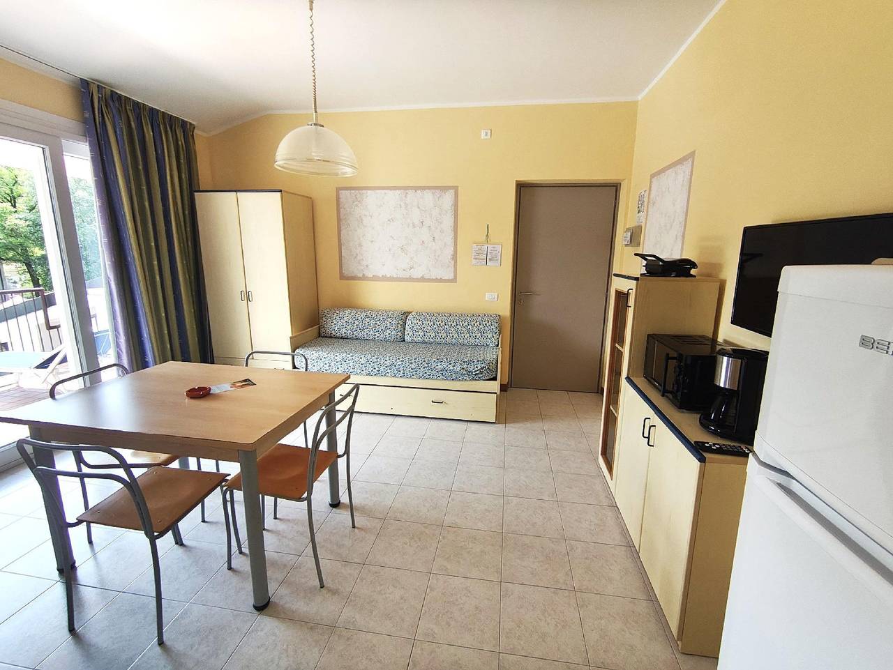 Ganze Ferienwohnung, Wohnung in Costermano mit privatem Parkplatz in Costermano, Gardasee-Berge