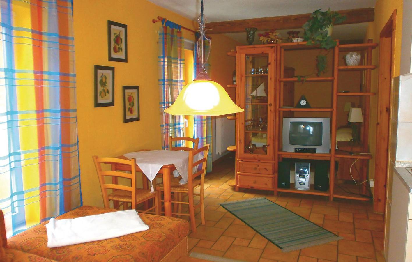 Ganze Ferienwohnung, Gemütliches Appartement mit Parkplatz, Küche, TV - 2,5km von Thulendorf in Thulendorf, Rostock und Umgebung