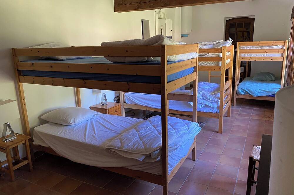 House 160 m2 on 6000 m2, sleeps 12 Private garden + shared swimming pool in Espinas (Tarn y Garona), Macizo Central