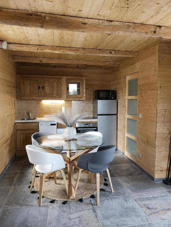 Location de vacances pour 4 personnes, avec vue et sauna ainsi que jardin et terrasse à Saint-Laurent-en-Grandvaux