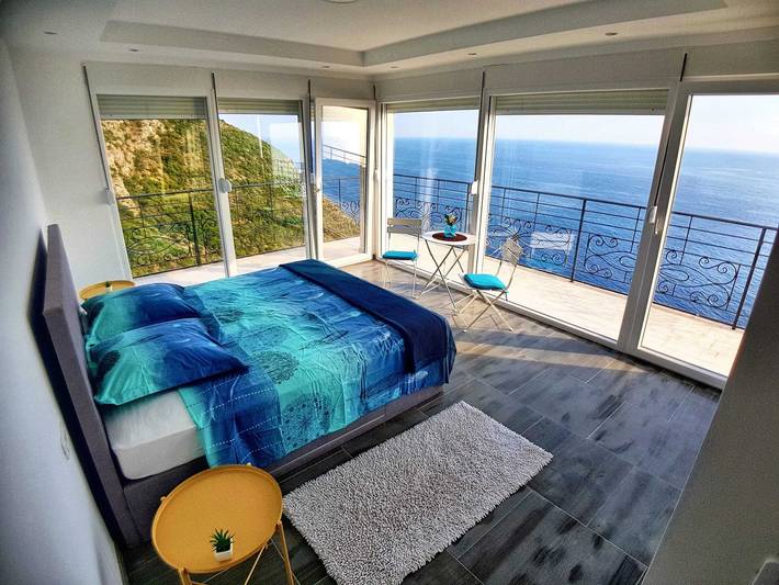 Ferienhaus für 6 Personen, mit Terrasse und Pool in Montenegro - 2