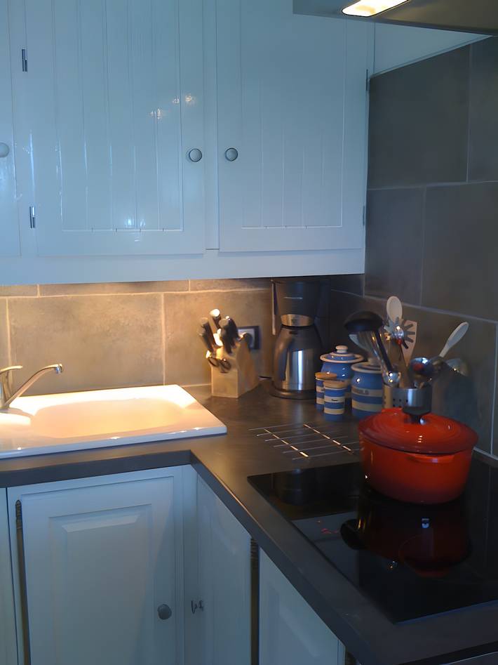 Apartamento entero, Apartamento 'Con Terraza Cerca del Mar' con Vista a la Montaña, Terraza Privada y Aire Acondicionado in Macinaggio, Rogliano