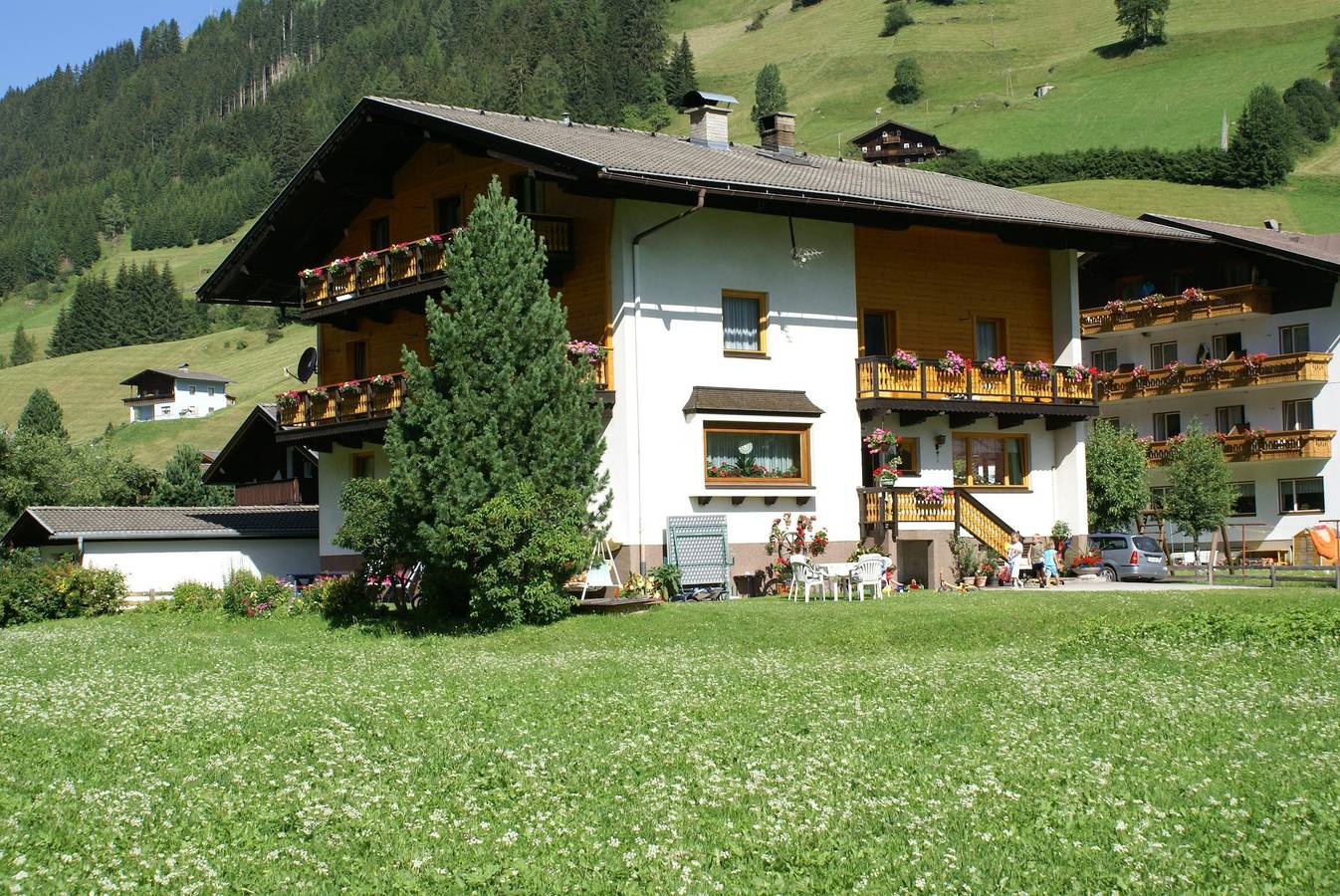 Ganze Ferienwohnung, Ferienwohnung für 4 Personen mit Terrasse in Sankt Jakob in Defereggen, Bezirk Lienz