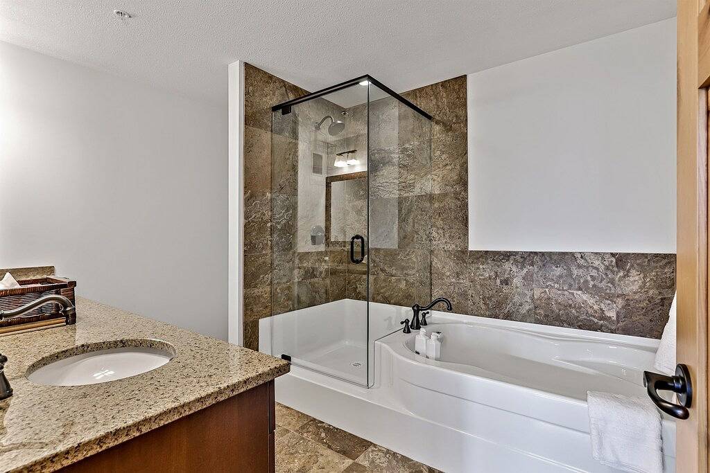 Ganze Wohnung, Incredible Three Sisters View! 3 Bedroom Penthouse in Canmore, Banff-Nationalpark