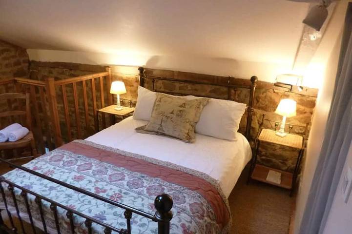 Location de vacances pour 11 personnes, avec terrasse à Lonlay-l'Abbaye - 2