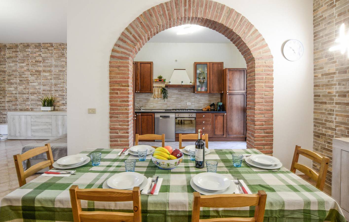 Luxuriöses Apartment mit Pool, Parkplatz und AC in Cecina, Etruskische Küste