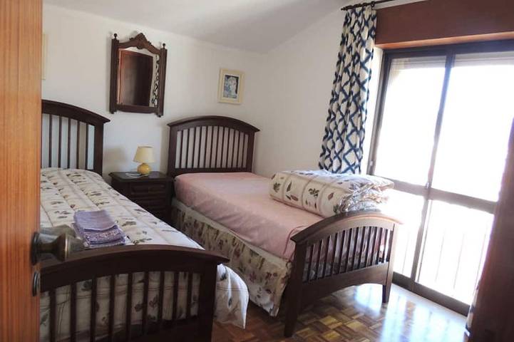 Ganze Wohnung, Schöne Wohnung Für 6 - Geräumige Und Leuchtende Gegenüber Der Lagune - Nazare Nah in Foz do Arelho, Leiria District