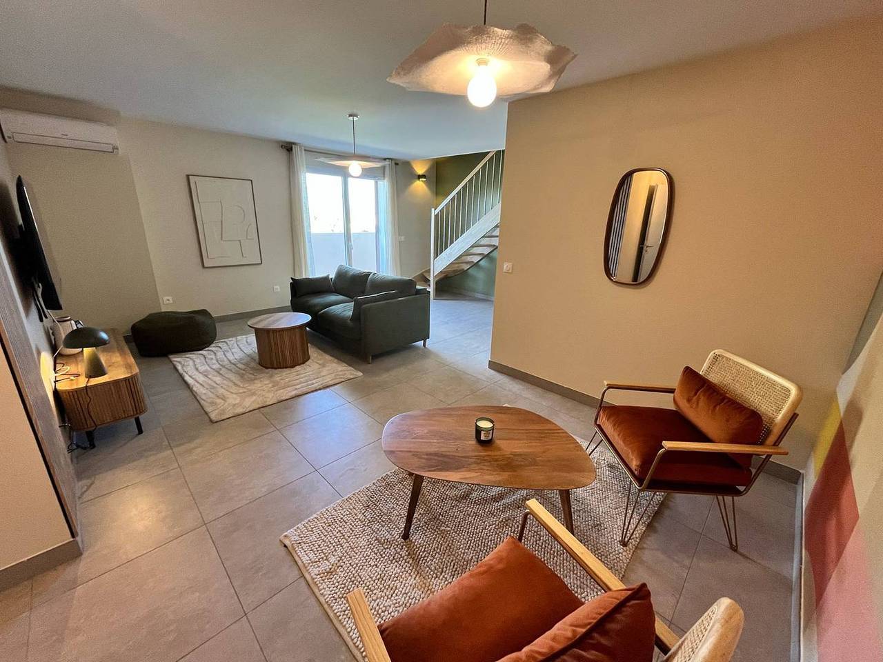 Ganze Ferienwohnung, Superb 4-room duplex apartment with large terrace in Sérignan, Côte d'Améthyste