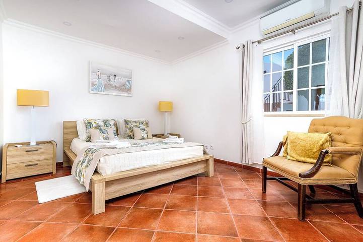 Stunning 6 bed villa with heatable, fenced, pool, 650m to beach. 11362/Al in Manta Rota, Vila Nova de Cacela