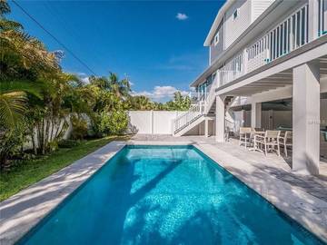 Bungalow for 6 Guests in Holmes Beach, Anna Maria Island, Picture 2
