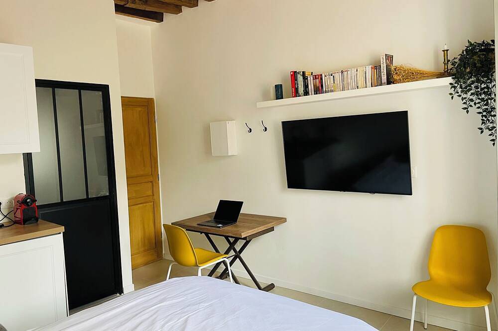 Appartement entier, Calme et vue sur parc · Studio #6 — Casa Londono in Marly-le-Roi, Yvelines