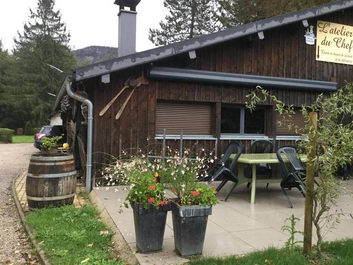 Location de vacances pour 2 personnes, avec terrasse et vue à Nans-sous-Sainte-Anne - 3