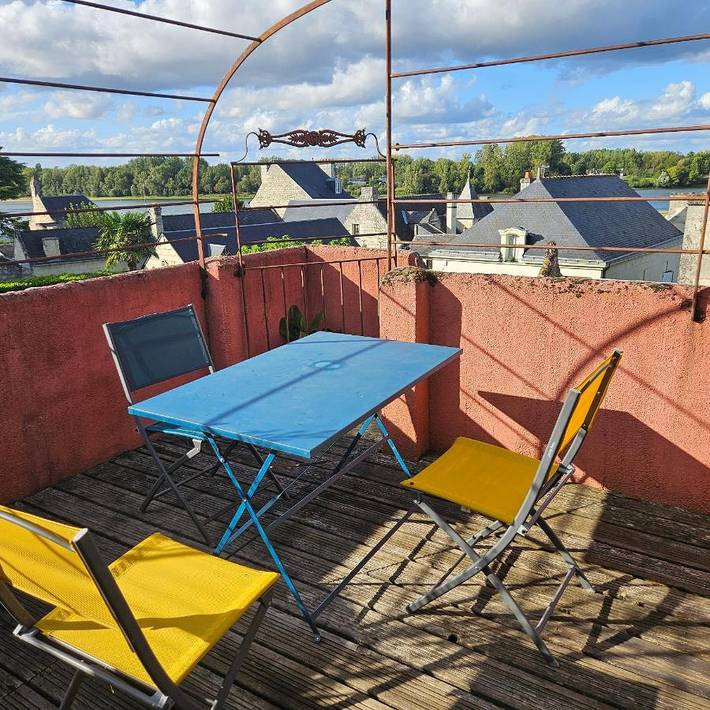 Location de vacances pour 7 personnes, avec Balcon ainsi que Terrasse et Vue à Candes-Saint-Martin