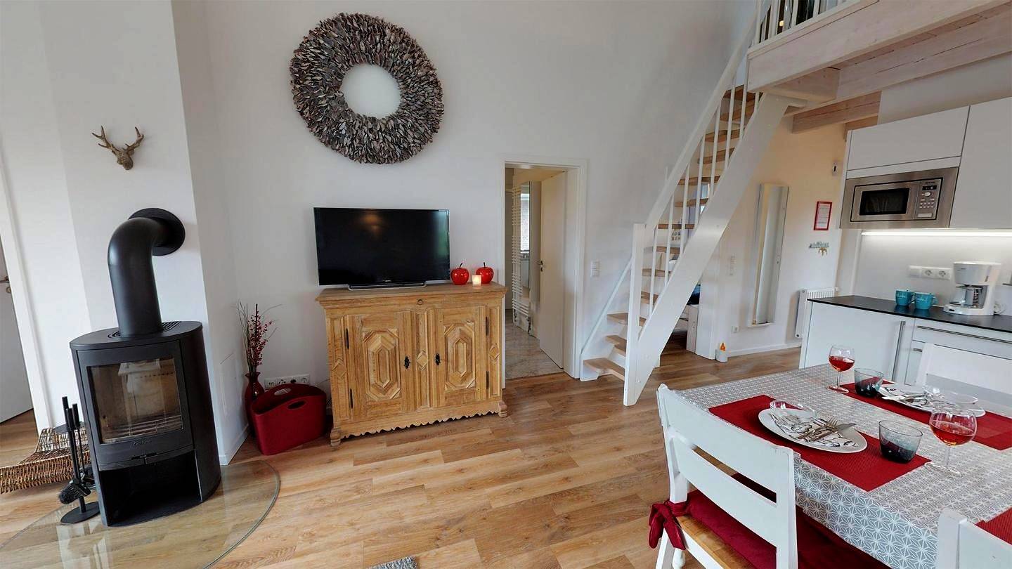 6-Personen Ferienhaus mit Whirlpool, Sauna  und Kamin - fußläufig zum Strand! in Südstrand Pelzerhaken, Ostholstein