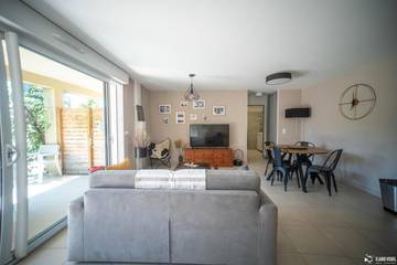 Gîte pour 4 personnes, avec jardin à Lédenon