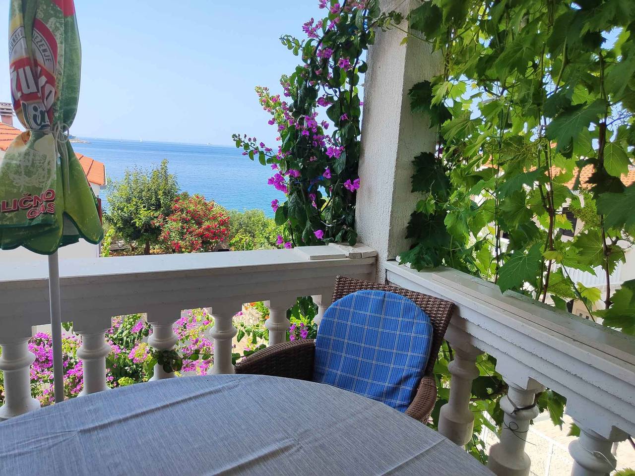 Appartement de vacances entier, Appartement de vacances avec terrasse et vue sur la mer  in Rogoznica, Šibenik-Knin