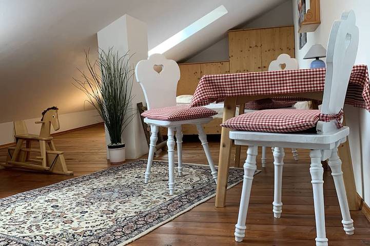 Ferienhaus für 5 Personen, mit Balkon und Garten