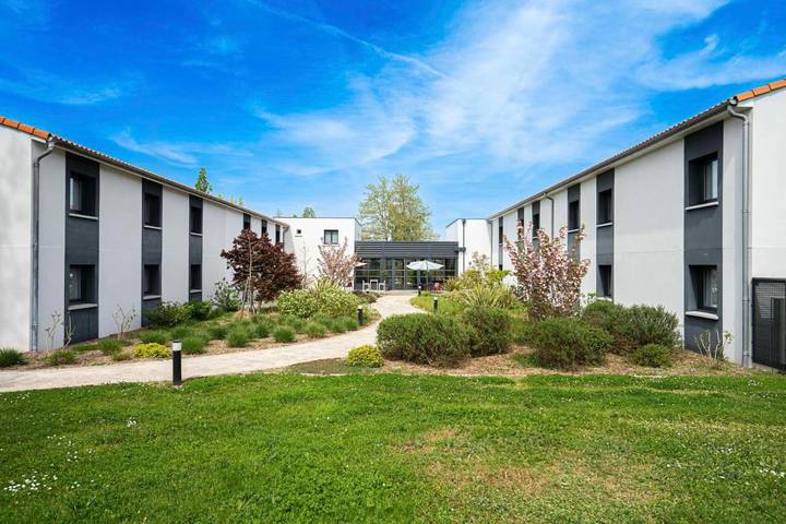 Hôtel pour 4 personnes, avec Terrasse et Jardin à Bressols