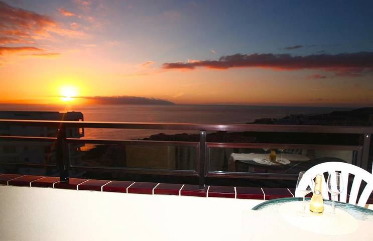 Gîte pour 2 personnes, avec piscine ainsi que vue et jardin dans Playa Paraíso - 4