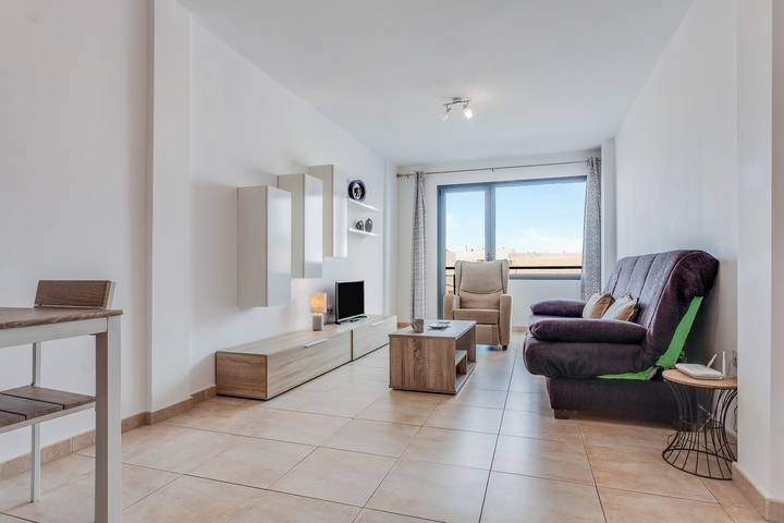 Apartamento entero, Apartamento céntrico cerca de la playa con terraza en la azotea y Wi-Fi in El Cotillo, La Oliva