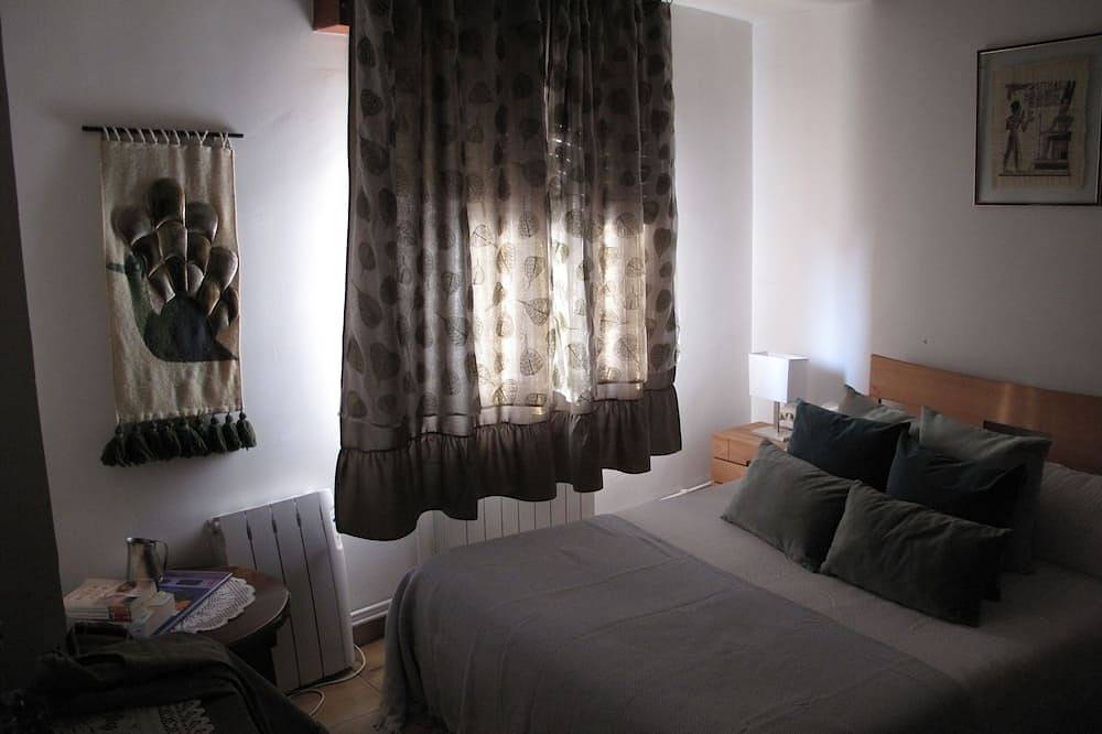 Casa Real - Single-family home available for whole-home rental. Pets are allowed. in Valtiendas, Province de Ségovie
