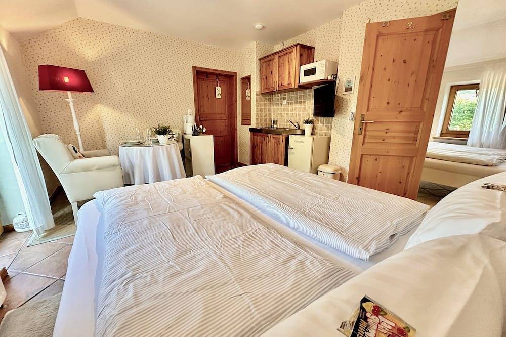 Ganze Wohnung, Willkommen im Lütt Kostall – Ihr gemütlicher Rückzugsort im traumhaften Gulfhof in Altharlingersiel, Neuharlingersiel