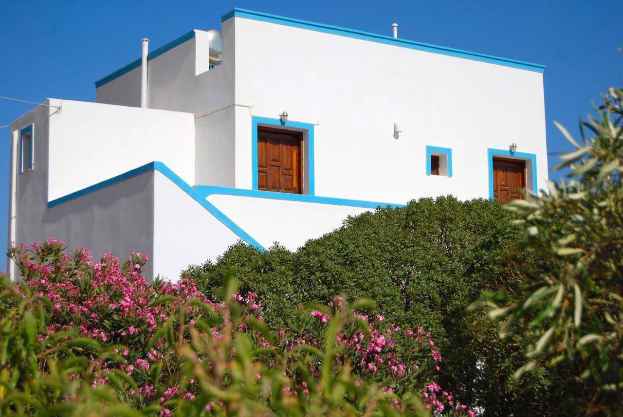 Apollo Rooms in Plage d'Perivolos, Santorin