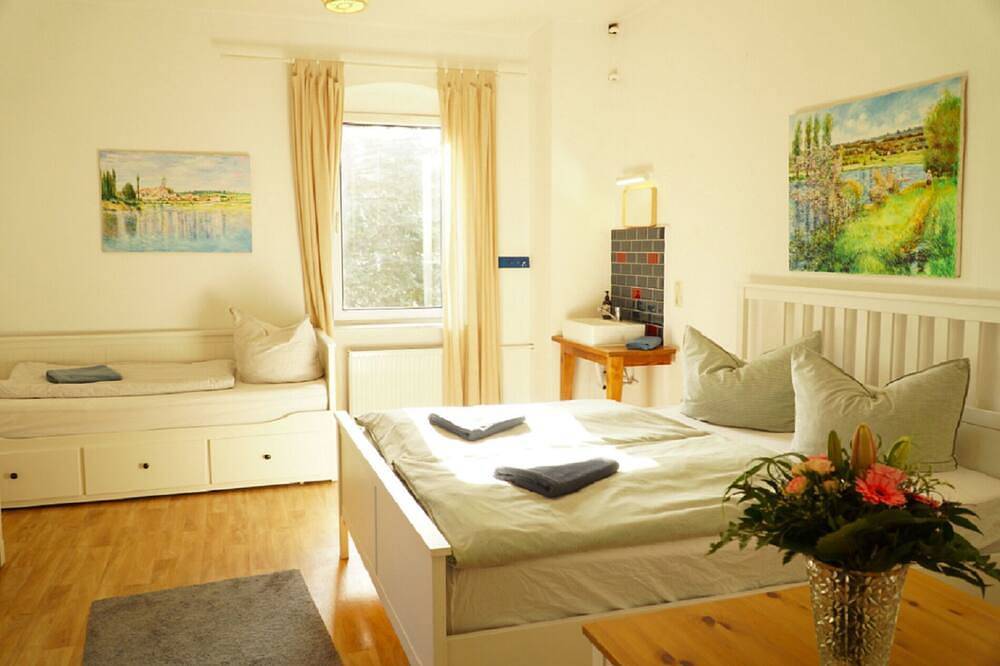 Villa Sophienschlösschen nahe Berlin - 5 Seen, 3500qm Garten + Gratis Sauna in Marienwerder, Naturpark Barnim