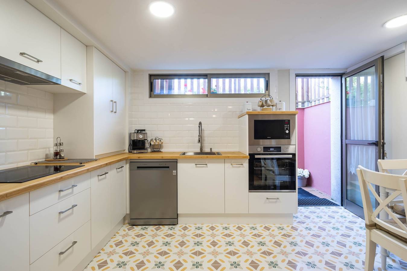Appartement entier, Appartement 'Almar' avec piscine partagée, Wi-Fi et climatisation in Vigo, Rías Baixas