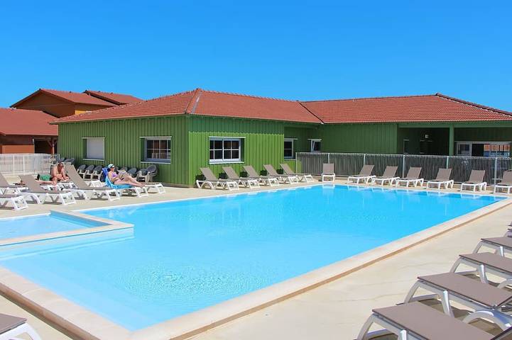 Ferienhaus für 4 Personen, mit Pool und Sauna