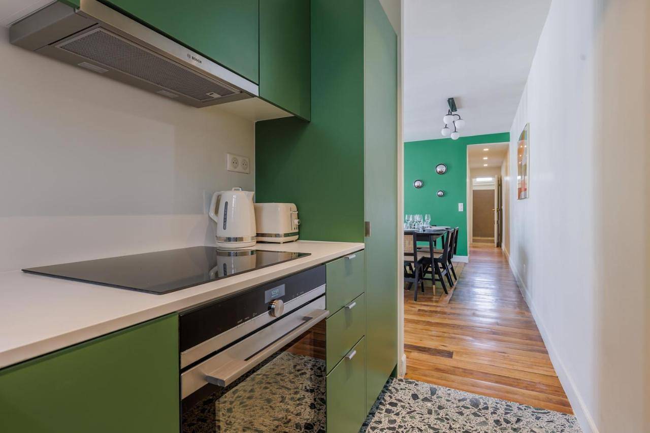 Appartement entier, Colourful oasis heart of Rive Gauche - Bon Marché in Paris, Île de France