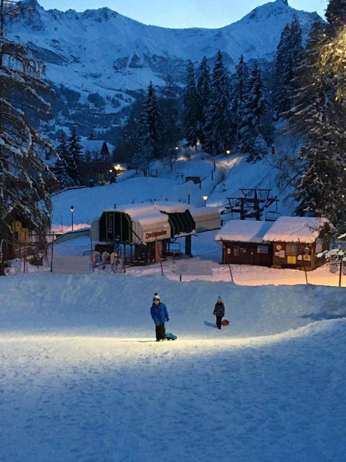 Gîte pour 8 personnes, avec terrasse et vue dans Office de Tourisme de Doucy Combelouvière - 2