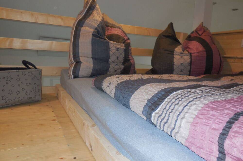 Ferienhäuschen  \"Am Rheinpark\" freistehend mit Sauna im Mittelrheintal in Kamp-Bornhofen, Mittelrhein