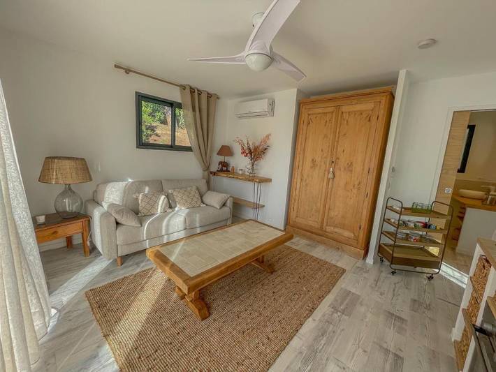 Gîte pour 2 personnes, avec jardin ainsi que piscine et jacuzzi dans Plage d'Agosta - 3