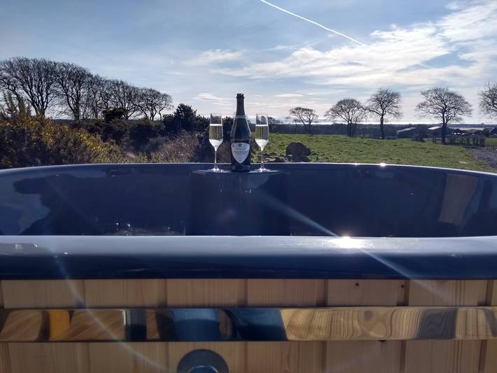 Ailsa Lodge with Hot Tub, Stunning Location in Ayrshire