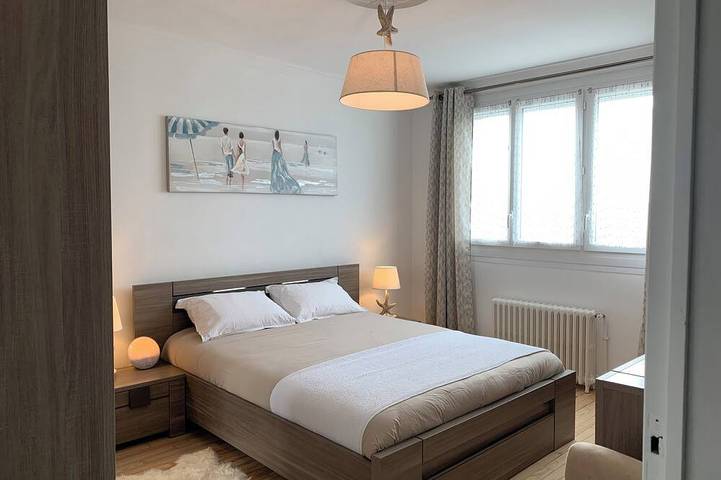 House sleeps 8, 400m from beach, coastal path, 50m from greenway. in Concarneau, Region de Quimper