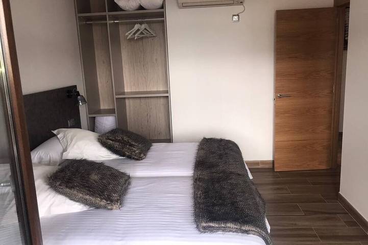 Maison-Cottage-Sdb privée avec douche-Vue sur Rue in Cabárceno, Penagos