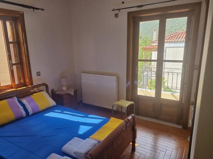 Gîte pour 5 personnes, avec balcon ainsi que vue et jardin dans Leonidion - 2