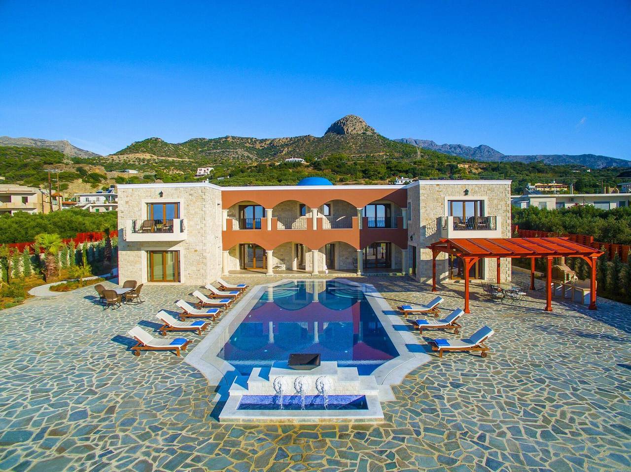 Villa für 16 Personen mit Pool in Ferma, Lasithi