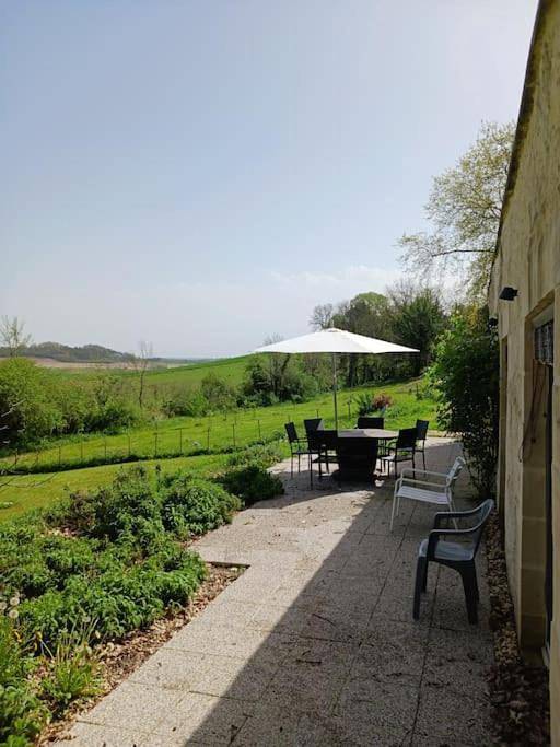 Location de vacances pour 4 personnes, avec vue ainsi que piscine et jardin à Montaut (Dordogne) - 3