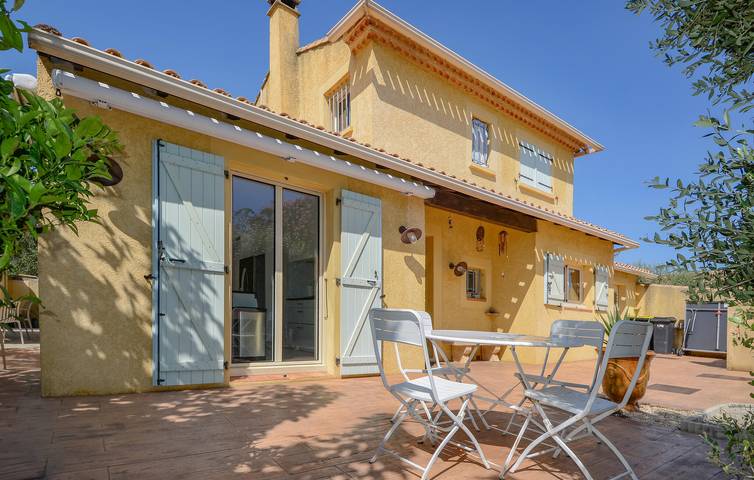 Acogedor apartamento con piscina y aire acondicionado cerca de St. Gervasy in Marguerittes, Region de Nimes