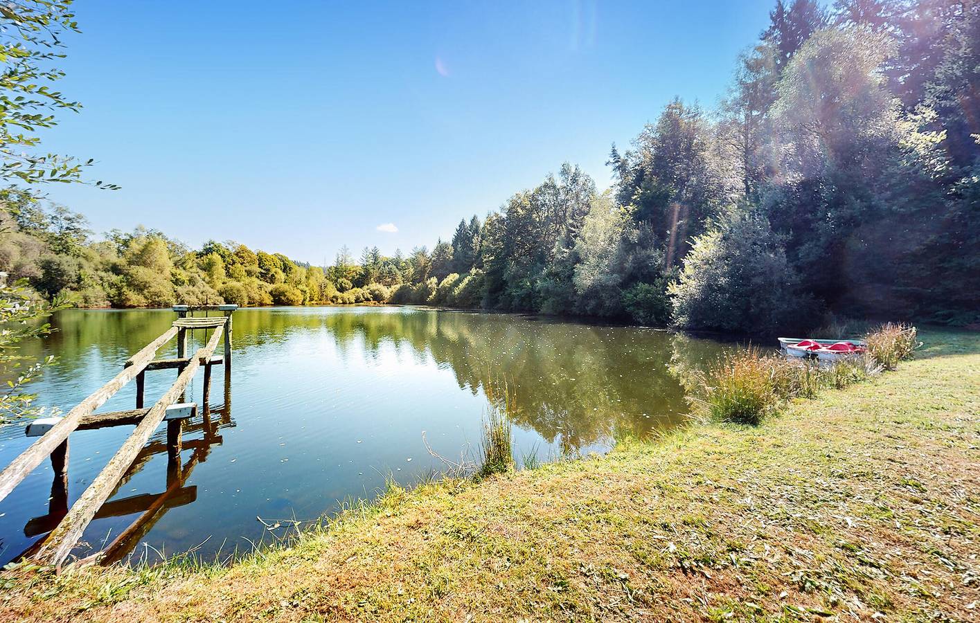 Gemütlicher Rückzugsort mit Pool, Parkplatz, Garten und Internet in Bourg-Lastic, Clermont-Ferrand und Umgebung