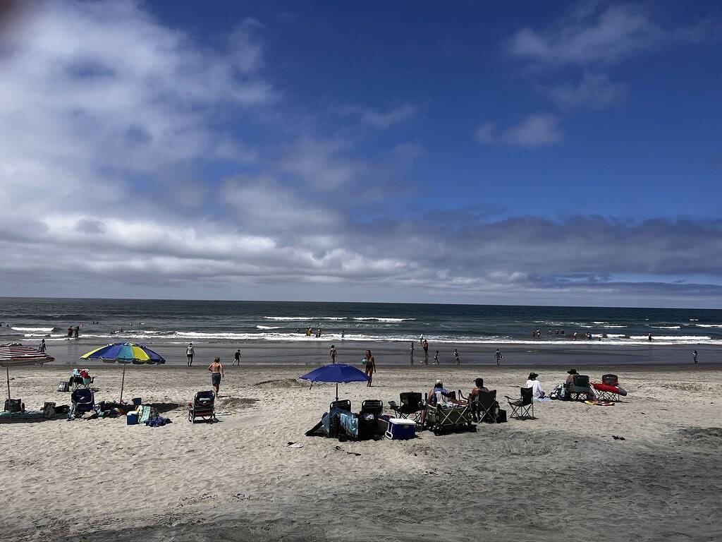 Ganze Wohnung, Beautiful End Unit Single Level Condo North Coast Village - Walk to the beach!! in Oceanside, San Diego County