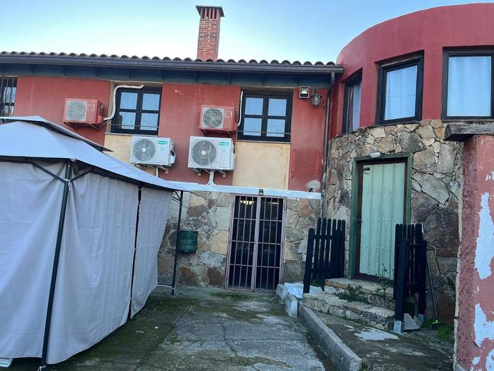 Apartamento de vacaciones para 14 personas, con terraza y jardín además de vistas y piscina en Valle del Jerte - 2