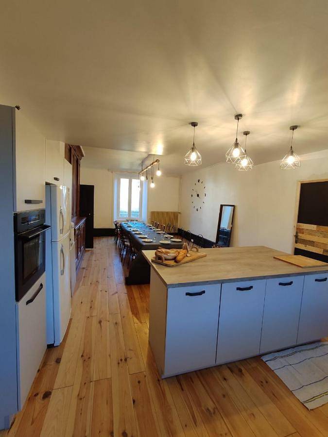 Location de vacances pour 15 personnes, avec jardin, animaux acceptés à Égliseneuve-d'Entraigues - 3