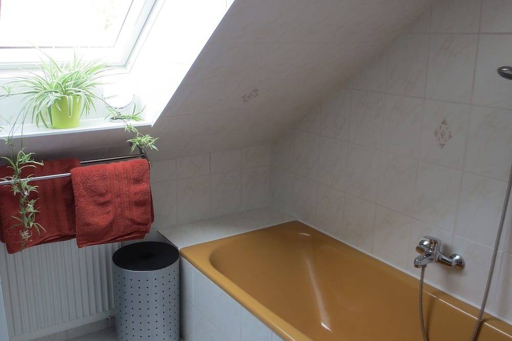 Ganze Wohnung, Fewo, 4 Pers. Ostsee-Schlei, Garten, Gartenhaus, kinderfreundlich, Carport. in Pommerby (Damp), Damp