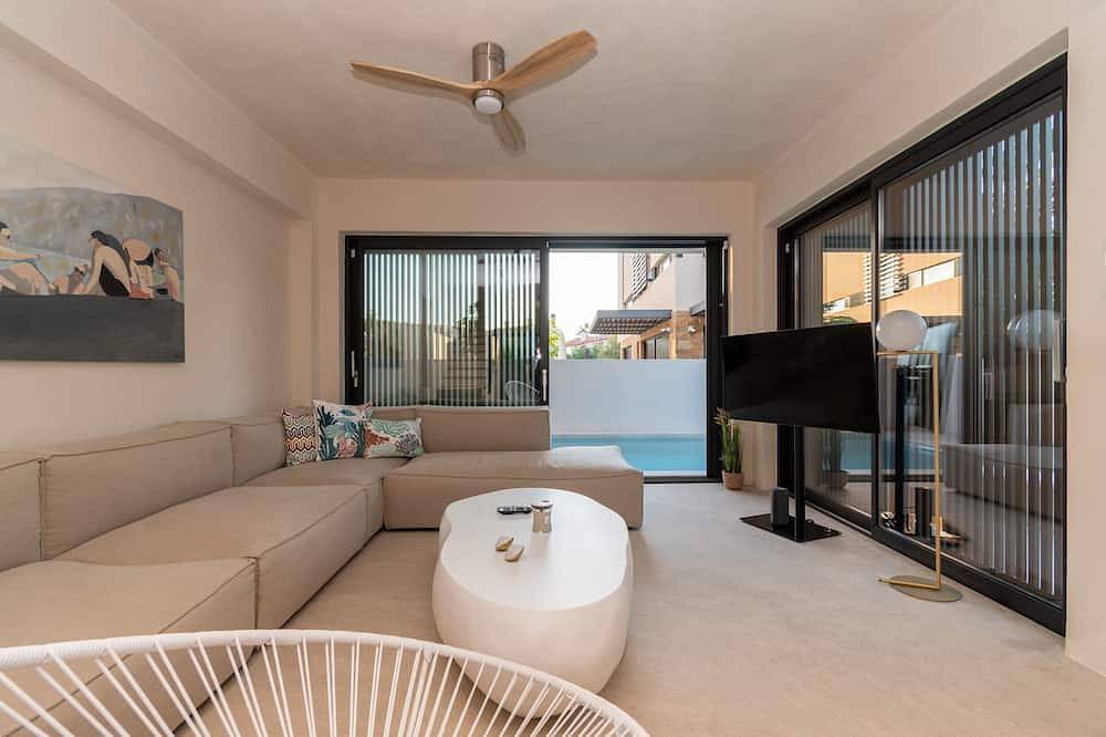 Sithoniars Luxury Three Floors Villa With Private Pool & Garden in Nikiti, Sithonia Peninsula