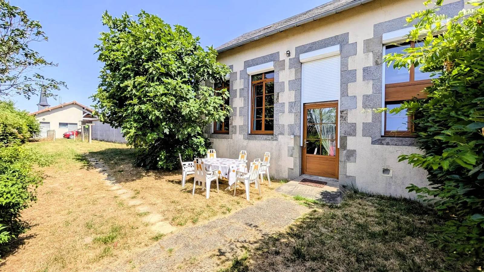 Gite de France 6 Personen in Oradour-Saint-Genest, Bellac und Umgebung