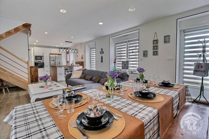 Location de vacances pour 6 personnes, avec terrasse et jardin à Maël-Pestivien - 2