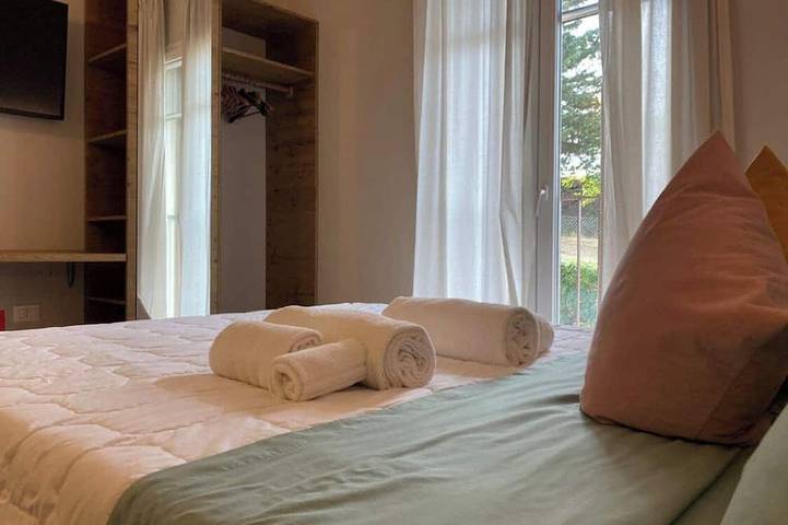 Entire apartment, Our house is ideal for large families or groups of friends. With swimming pool. in Marotta, San Costanzo